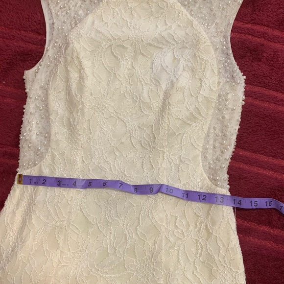 Cachet Cream Lace Beaded Maxi Gown, Size 6 - Picture 12 of 13